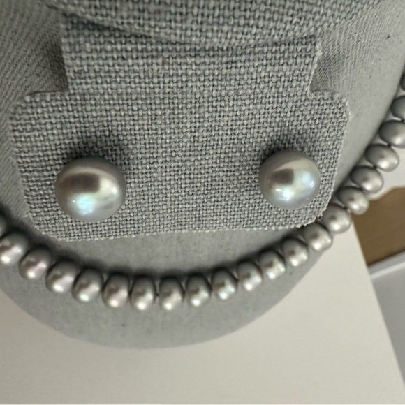 Honora Grey Freshwater Pearl Necklace, Stretch Bracelet, and Earrings Set - Picture 6 of 6